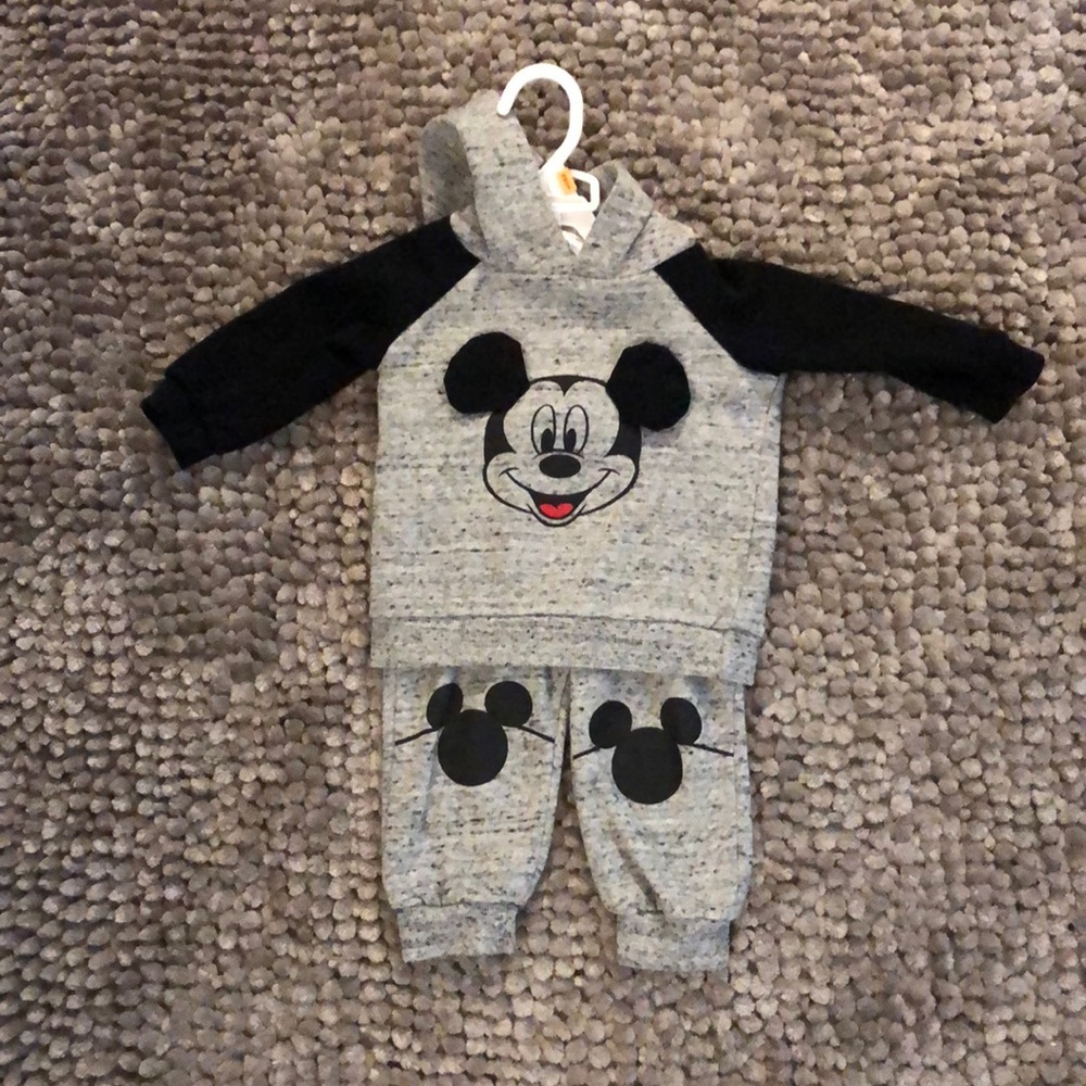 Mickey Mouse sweat outfit